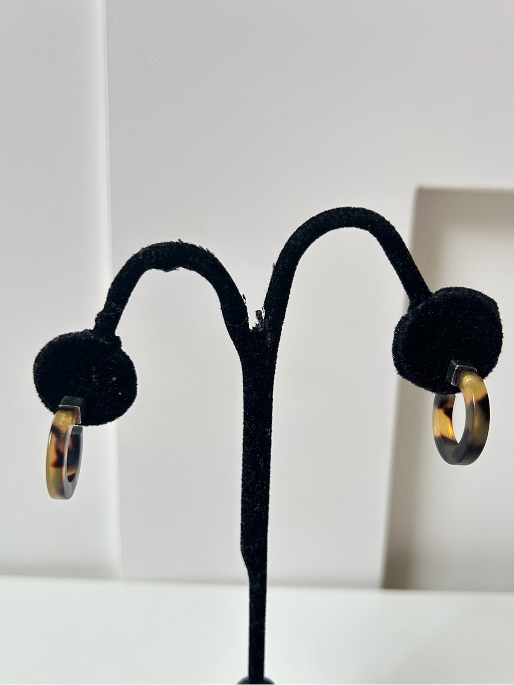 Tortoise hoop earring with silver post & backing